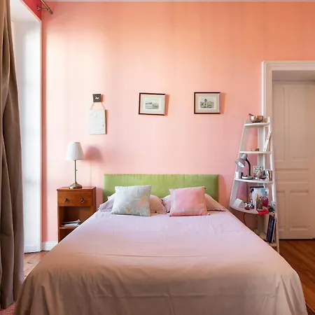 Hébergement de vacances Superbe Maison Familiale Avec Jardin Au Coeur De