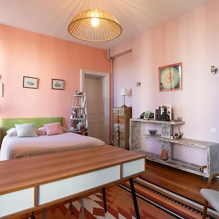 Hébergement de vacances Superbe Maison Familiale Avec Jardin Au Coeur De